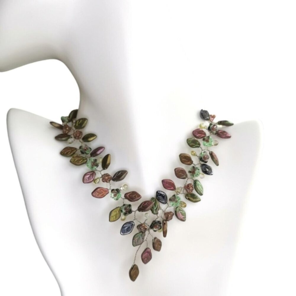 Vintage 90s Czech handmade glass bead flower and leaves necklace